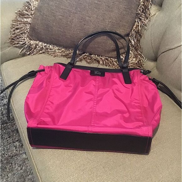 BURBERRY EVERYDAY NYLON LEATHER TRIM TOTE, LAPTOP, TRAVEL, VACATION, SCHOOL - Picture 10 of 10